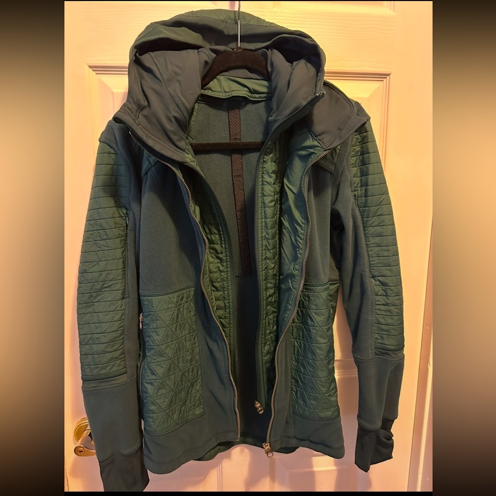 Lululemon Fleecy Keen II Jacket in Fuel Green color, Silver Zippers , size 12 - Picture 12 of 13